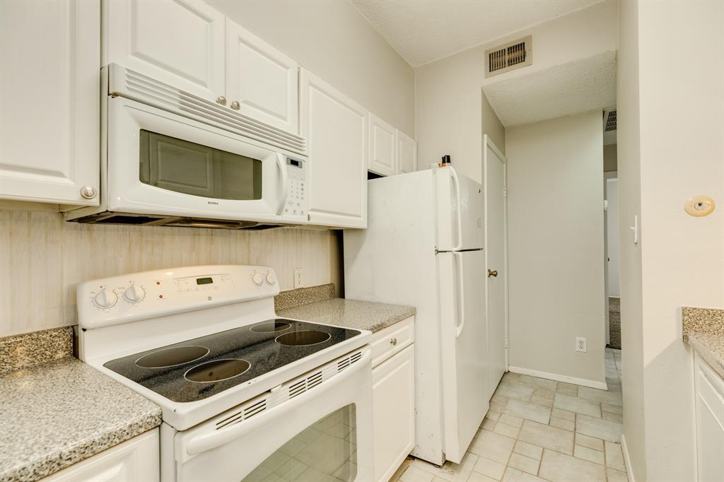 7041 N Holiday Drive, Galveston, Texas image 16