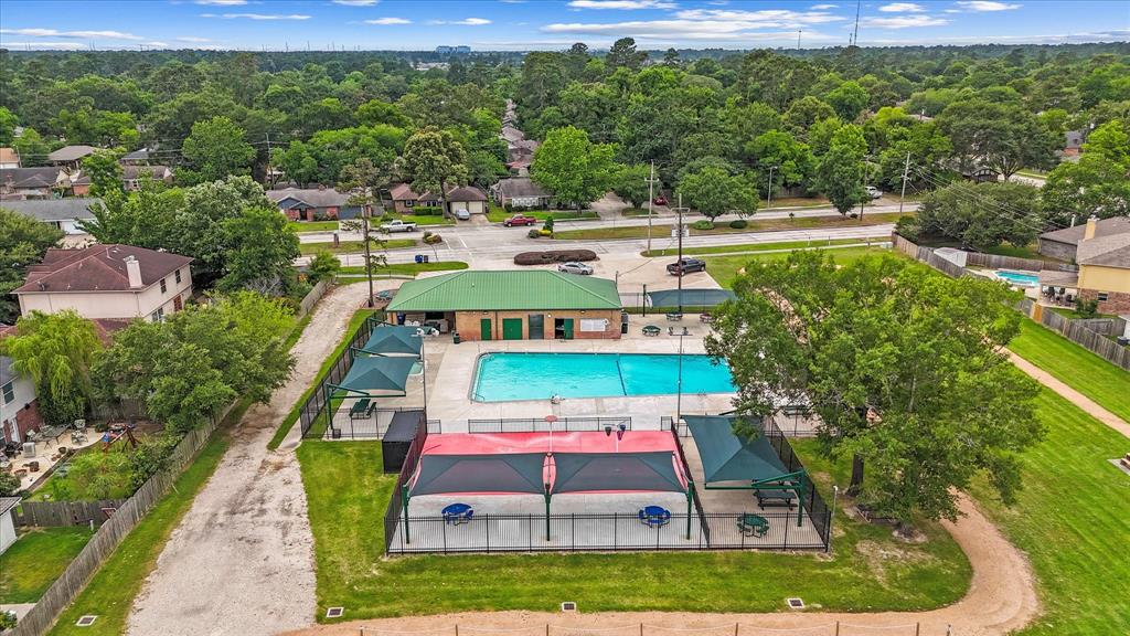 2510 Leichester Drive, Spring, Texas image 29