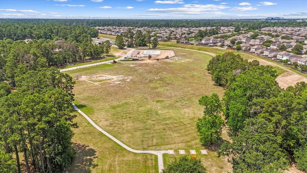 2510 Leichester Drive, Spring, Texas image 32
