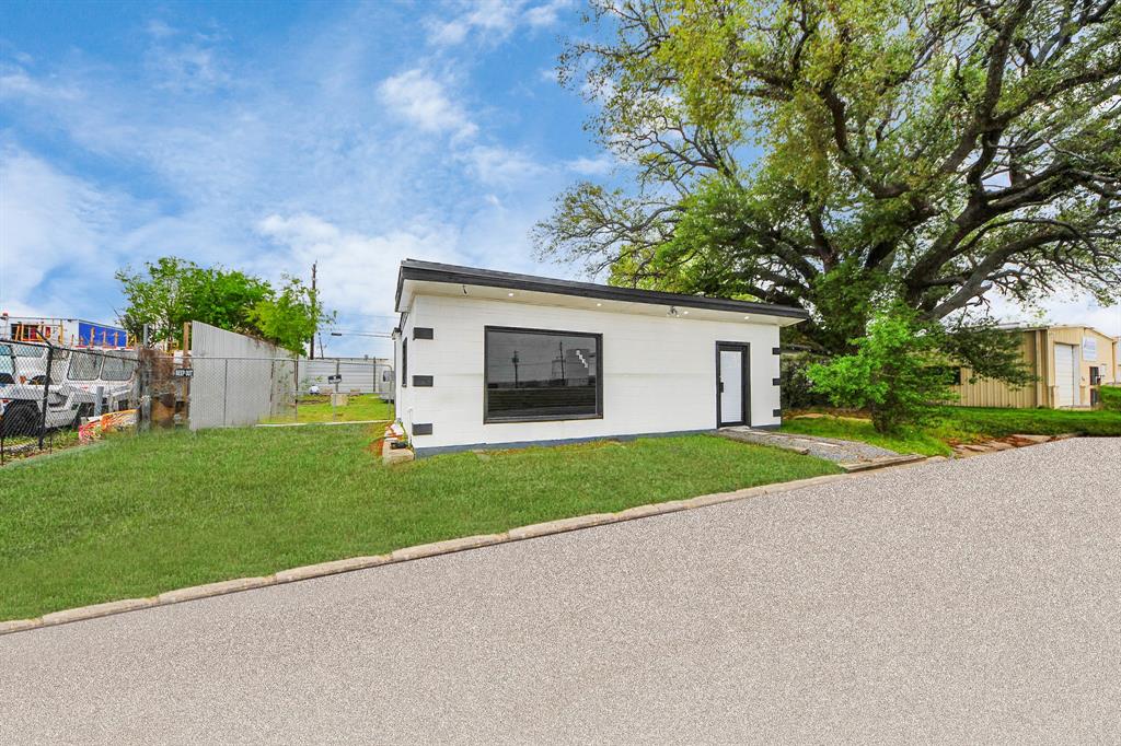 8330 Lockheed Avenue, Houston, Texas image 12
