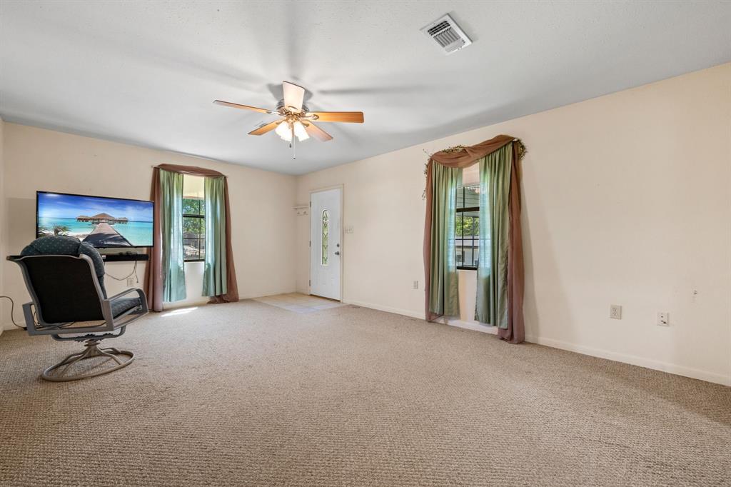 134 Woodpecker, Livingston, Texas image 7