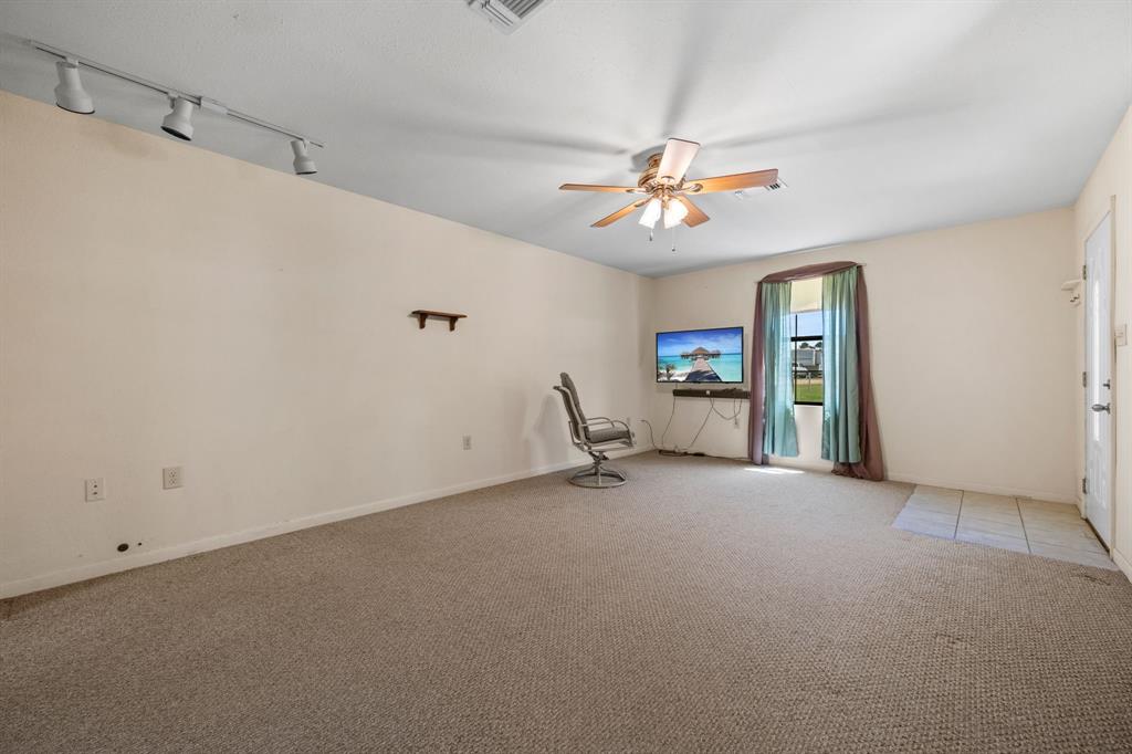 134 Woodpecker, Livingston, Texas image 5