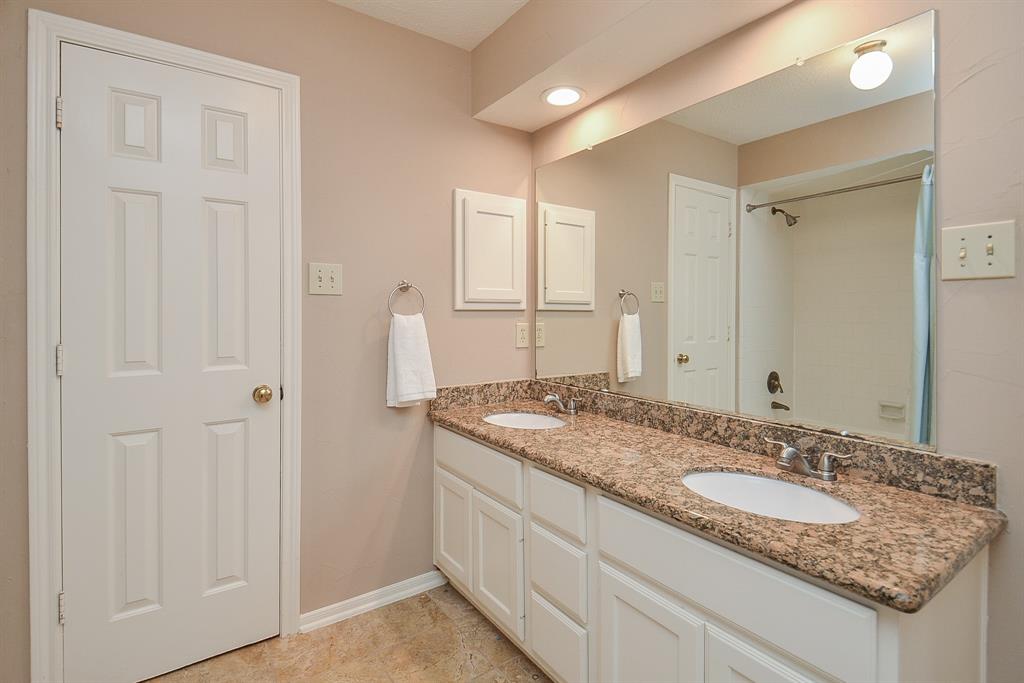 3510 S Lake Village Drive, Katy, Texas image 38