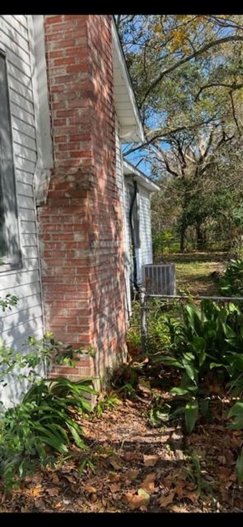 A home in Angleton