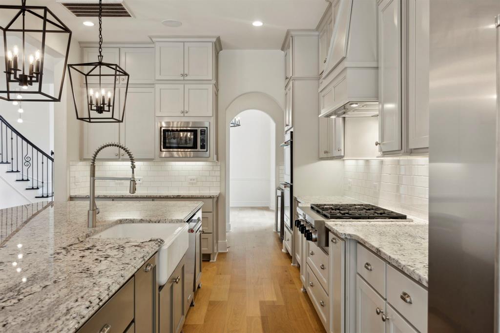 3974 Rolling Thicket Drive, Spring, Texas image 11