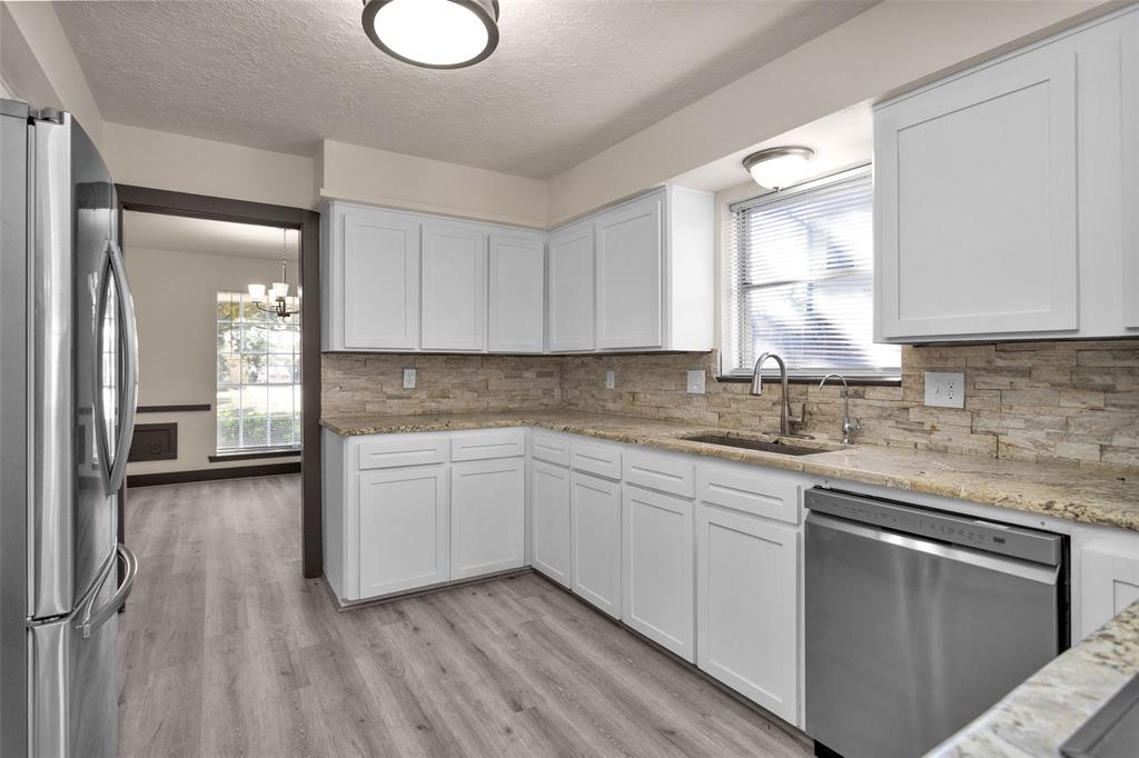 9518 Kindletree Drive, Houston, Texas image 17