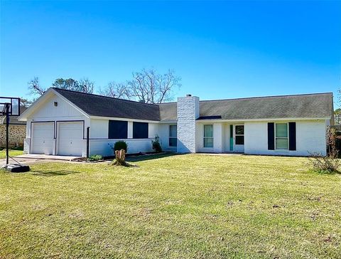 A home in Brazoria