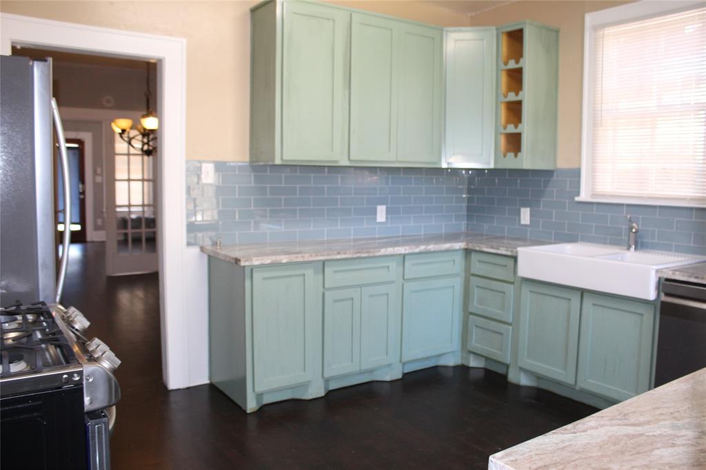 2918 Avenue O 1/2, Galveston, Texas image 2