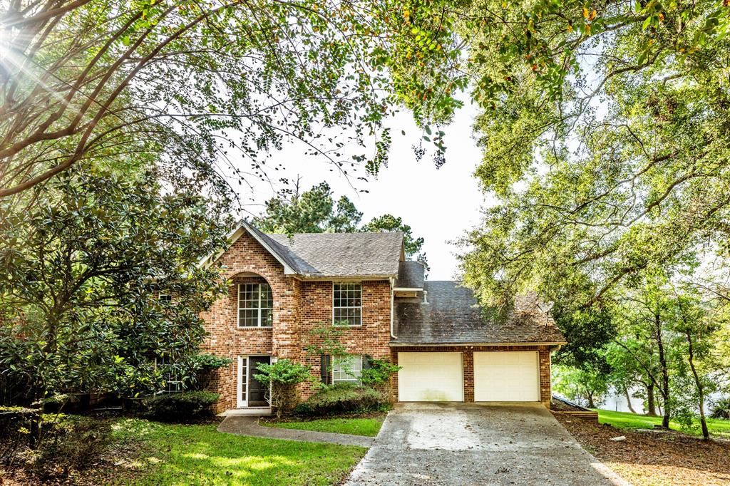 1915 E Lake Drive, Huntsville, Texas image 5