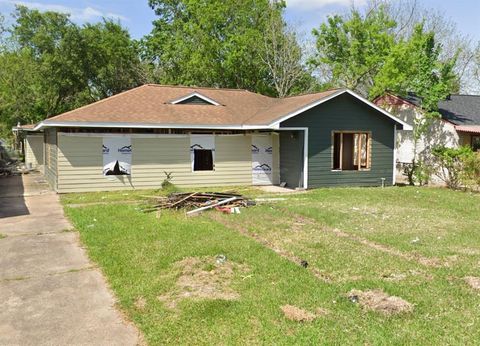 Single Family Residence in Houston TX 5017 Richfield Lane.jpg