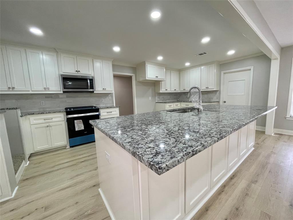 1031 W 7th Street, Freeport, Texas image 10