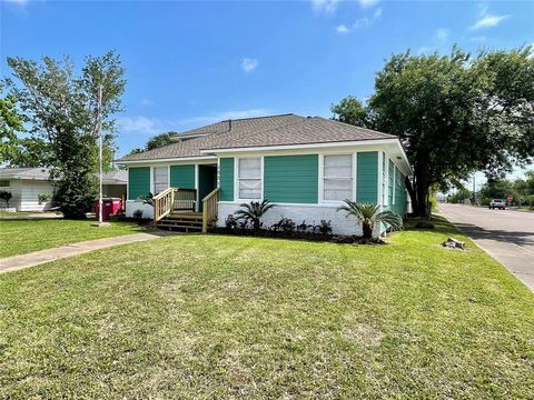 MLS: 29720806