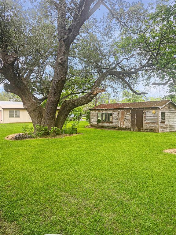 704 S Pecan Street, Moulton, Texas image 12