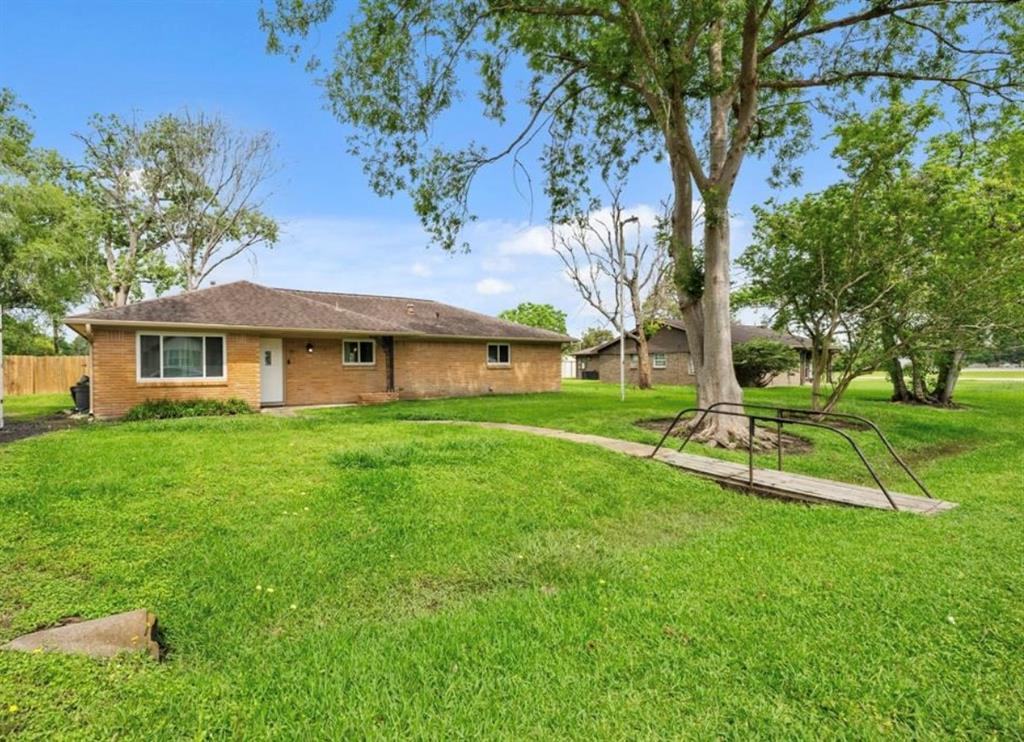 3811 Anna Court, Santa Fe, Texas image 1