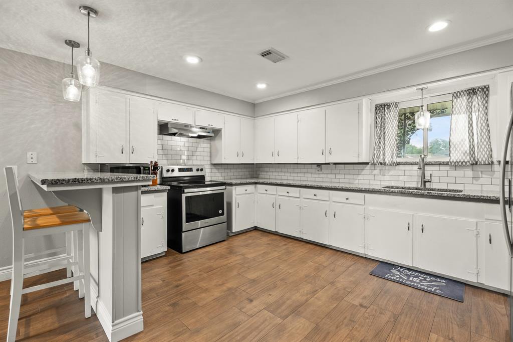 3811 Anna Court, Santa Fe, Texas image 2