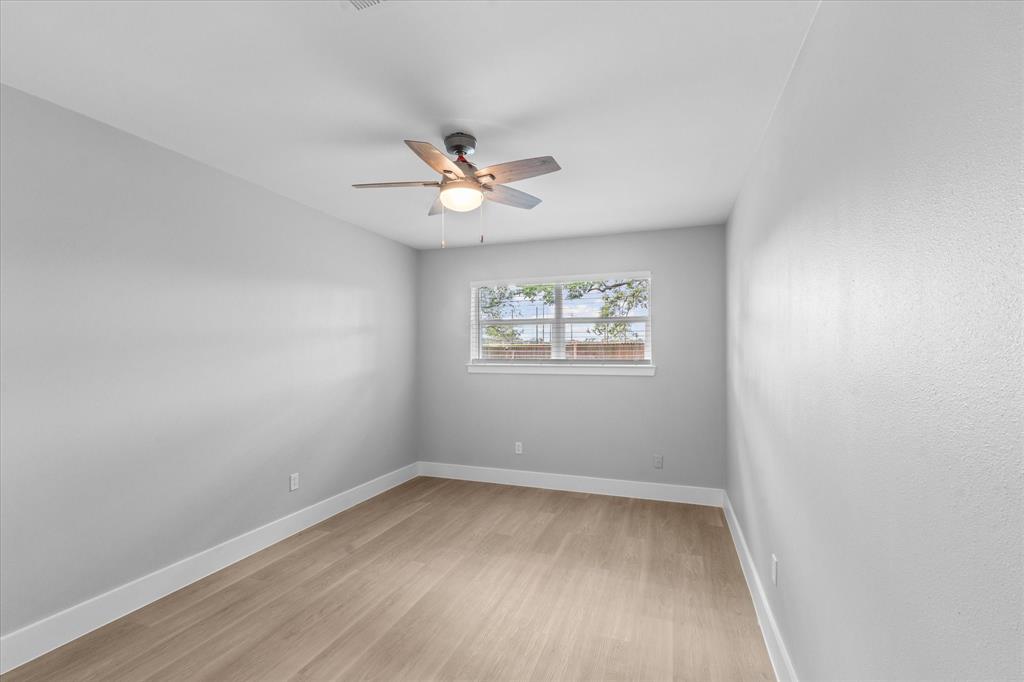 607 Mary Ann Drive, Friendswood, Texas image 16
