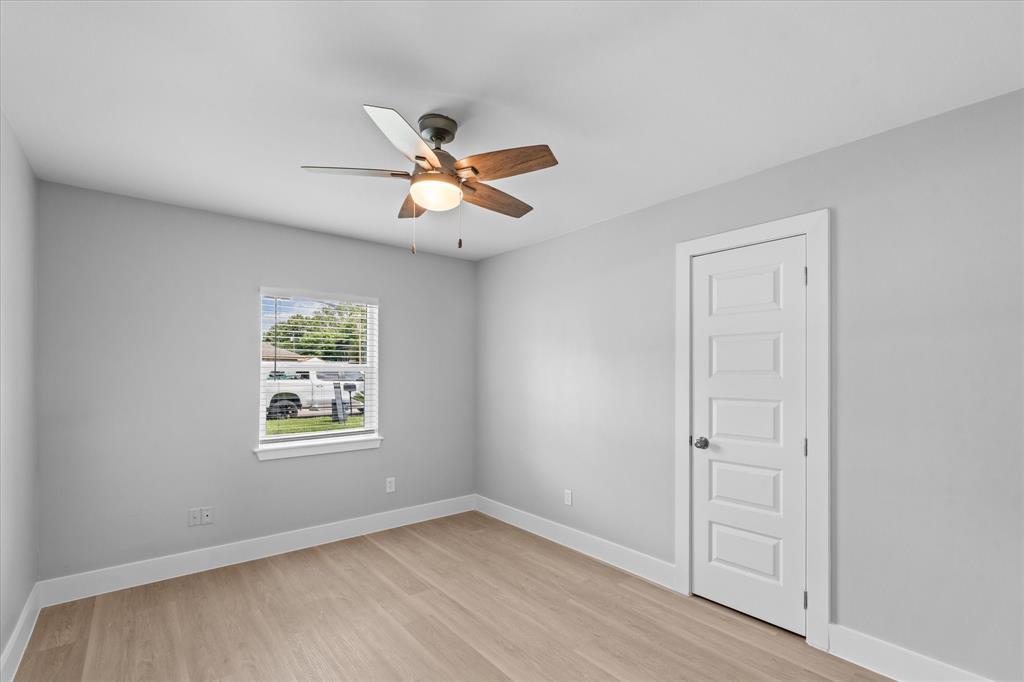 607 Mary Ann Drive, Friendswood, Texas image 18