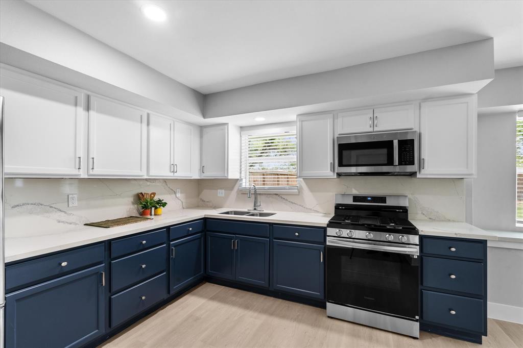 607 Mary Ann Drive, Friendswood, Texas image 14