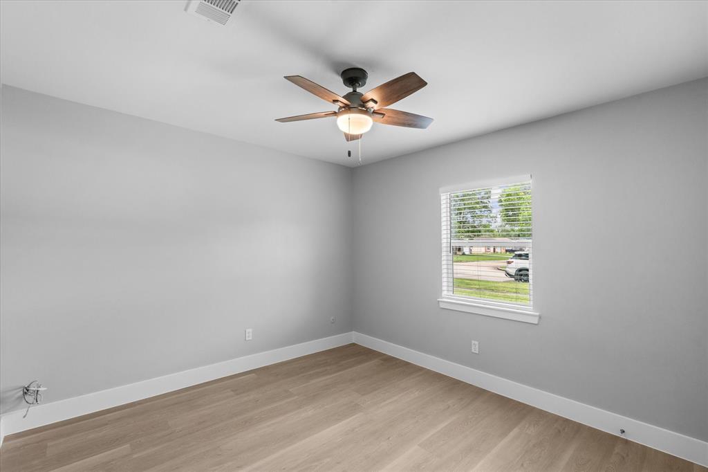 607 Mary Ann Drive, Friendswood, Texas image 17