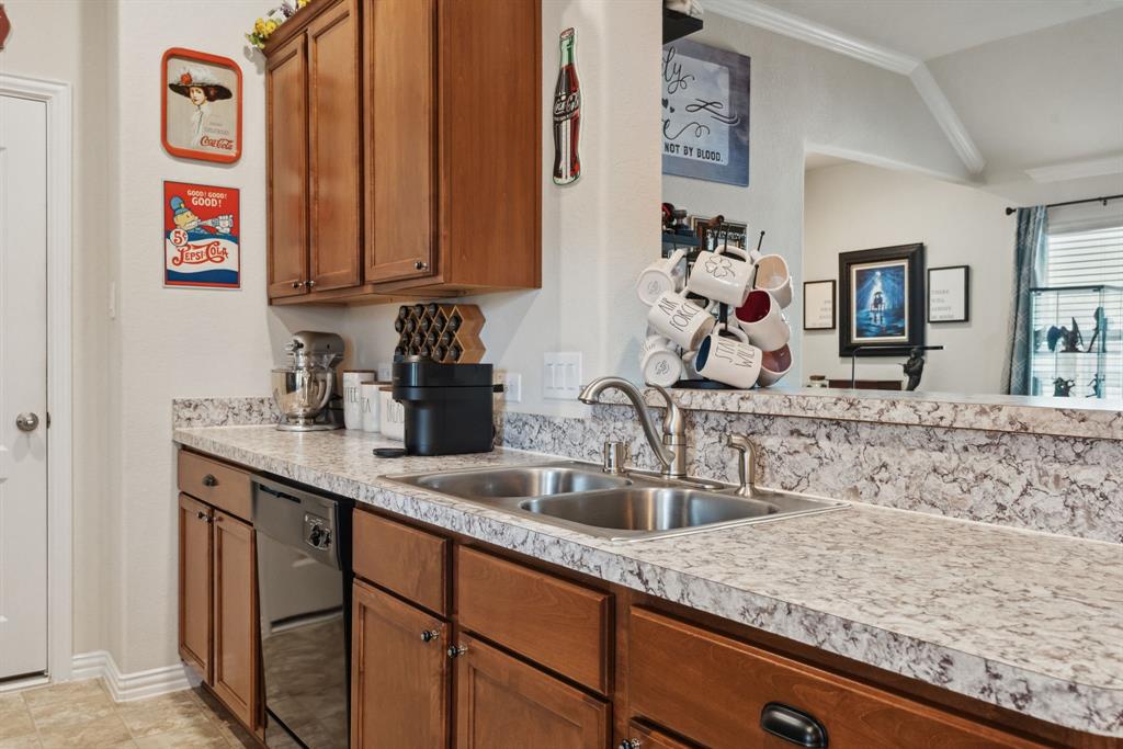 16718 Highland Villa Lane, Humble, Texas image 10