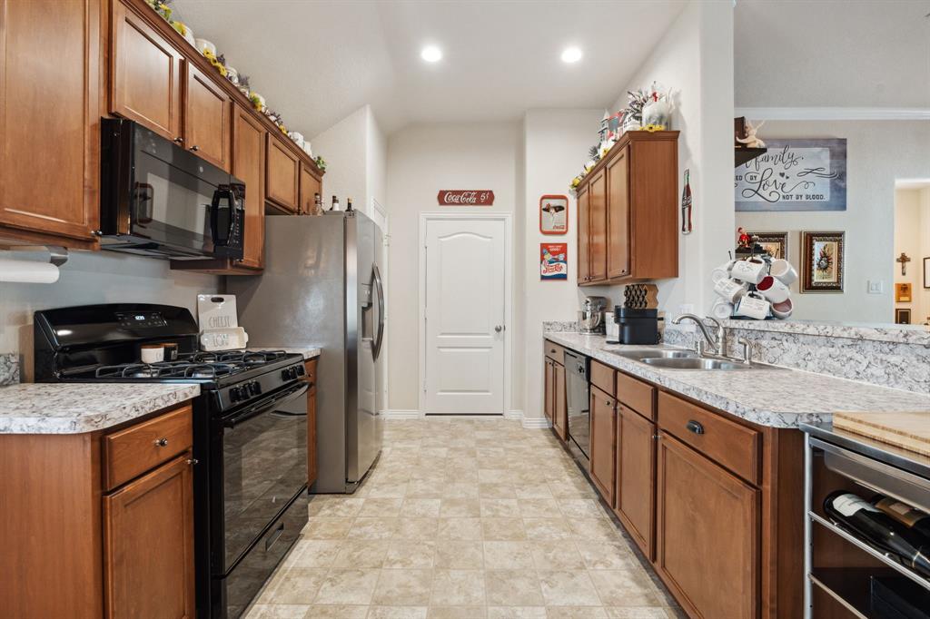 16718 Highland Villa Lane, Humble, Texas image 9