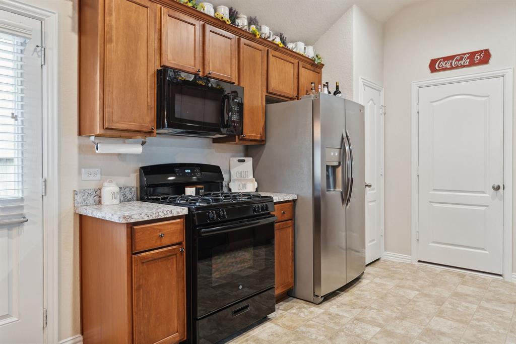 16718 Highland Villa Lane, Humble, Texas image 8