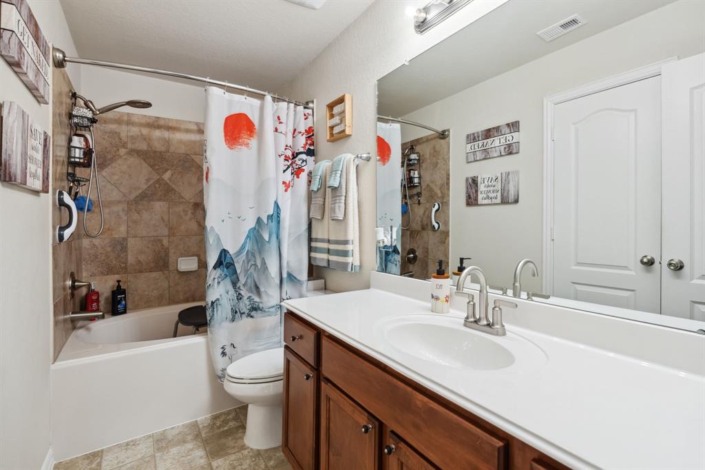 16718 Highland Villa Lane, Humble, Texas image 17
