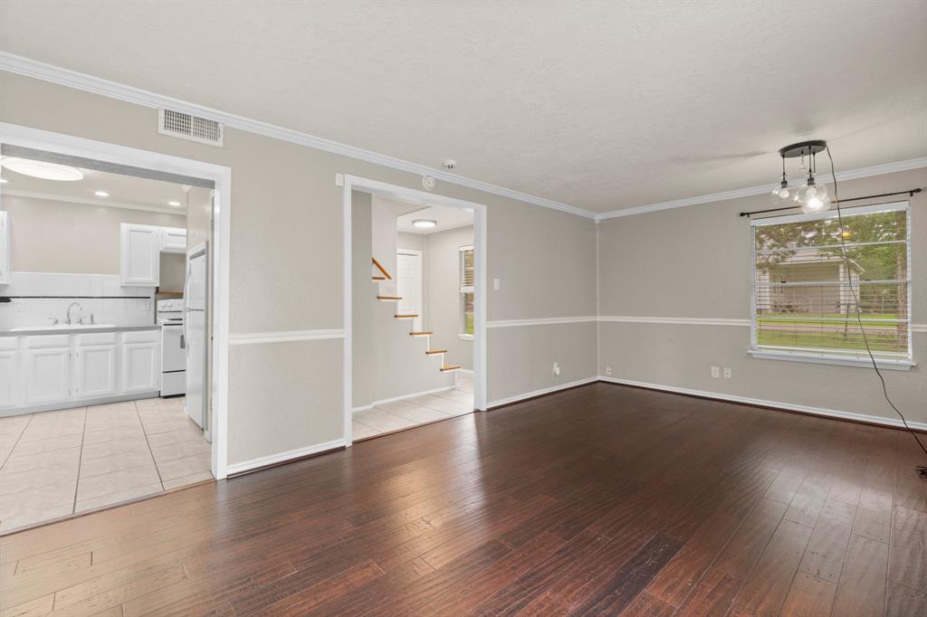 215 Sandy Ridge Drive, Livingston, Texas image 8