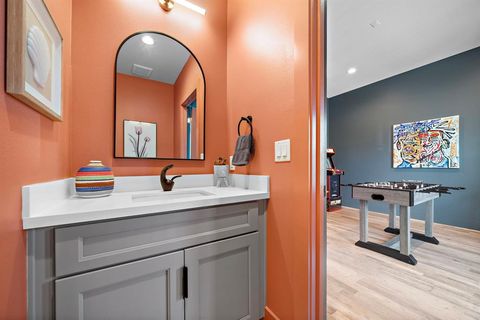 Townhouse in Galveston TX 2307 Avenue P 18.jpg