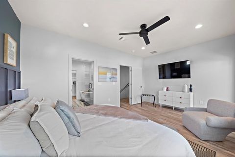 Townhouse in Galveston TX 2307 Avenue P 21.jpg