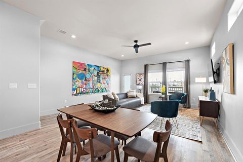 Townhouse in Galveston TX 2307 Avenue P 15.jpg