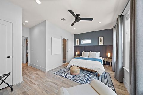 Townhouse in Galveston TX 2307 Avenue P 27.jpg