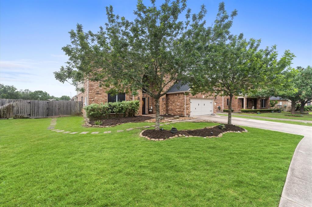 2437 Piney Point Drive, Deer Park, Texas image 3