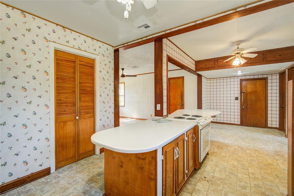 306 Oak Dr Dr, Lake Jackson, Texas image 7