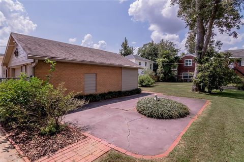 A home in San Augustine