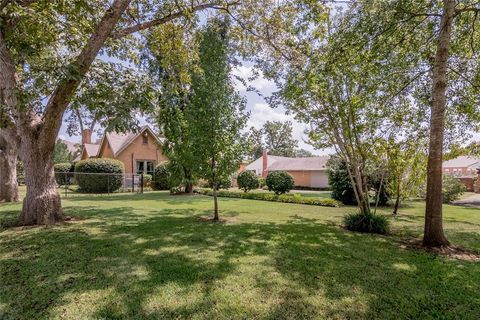 A home in San Augustine