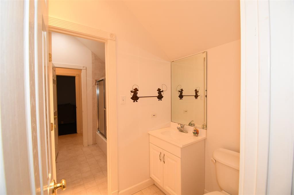 1263 Weishuhn Road, New Ulm, Texas image 29