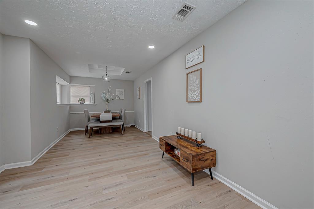 10606 Sageforest Drive, Houston, Texas image 5