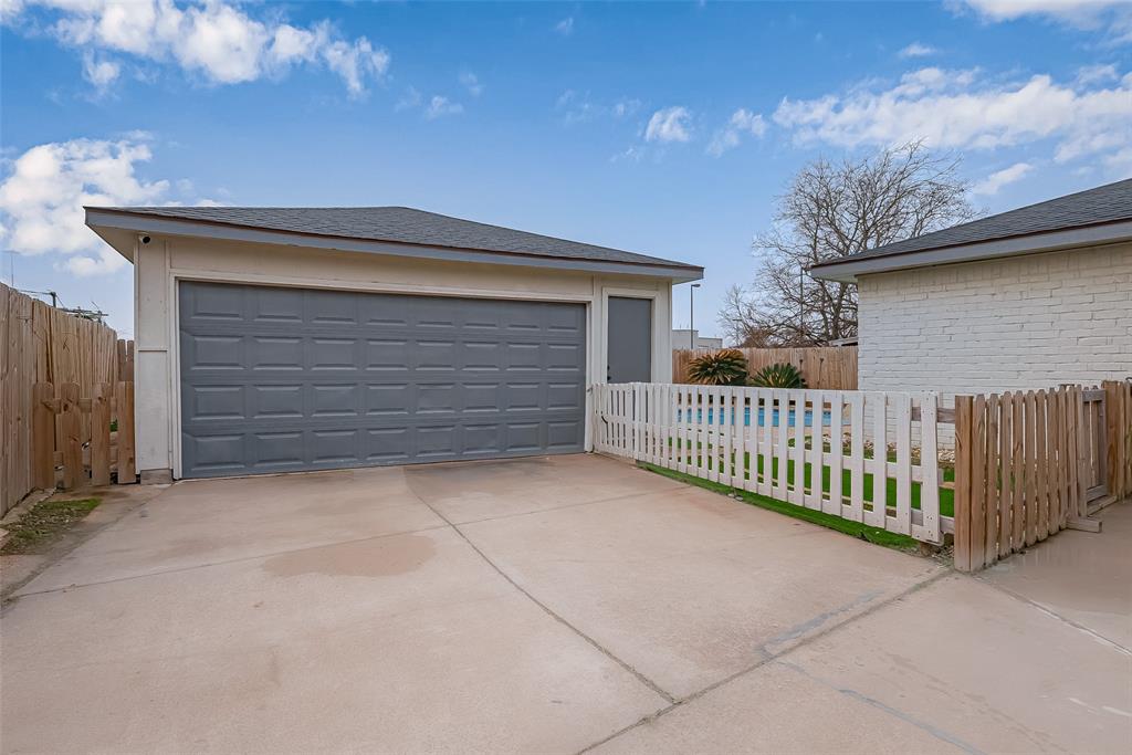 10606 Sageforest Drive, Houston, Texas image 32