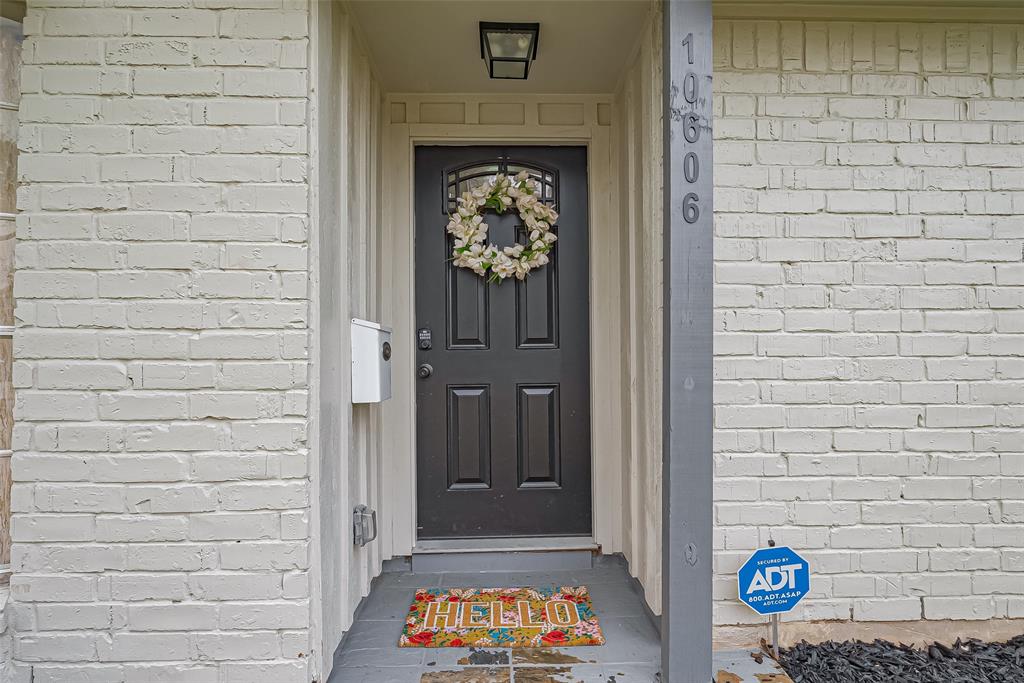 10606 Sageforest Drive, Houston, Texas image 3