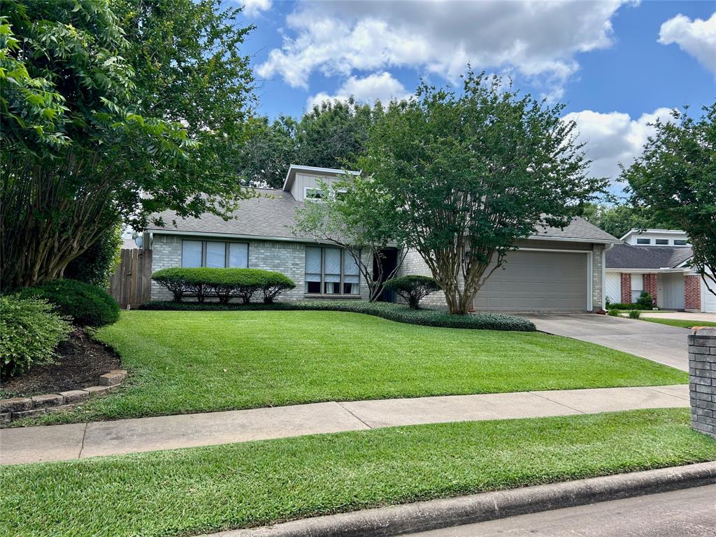 2318 Willow Bend Drive, Richmond, Texas image 1