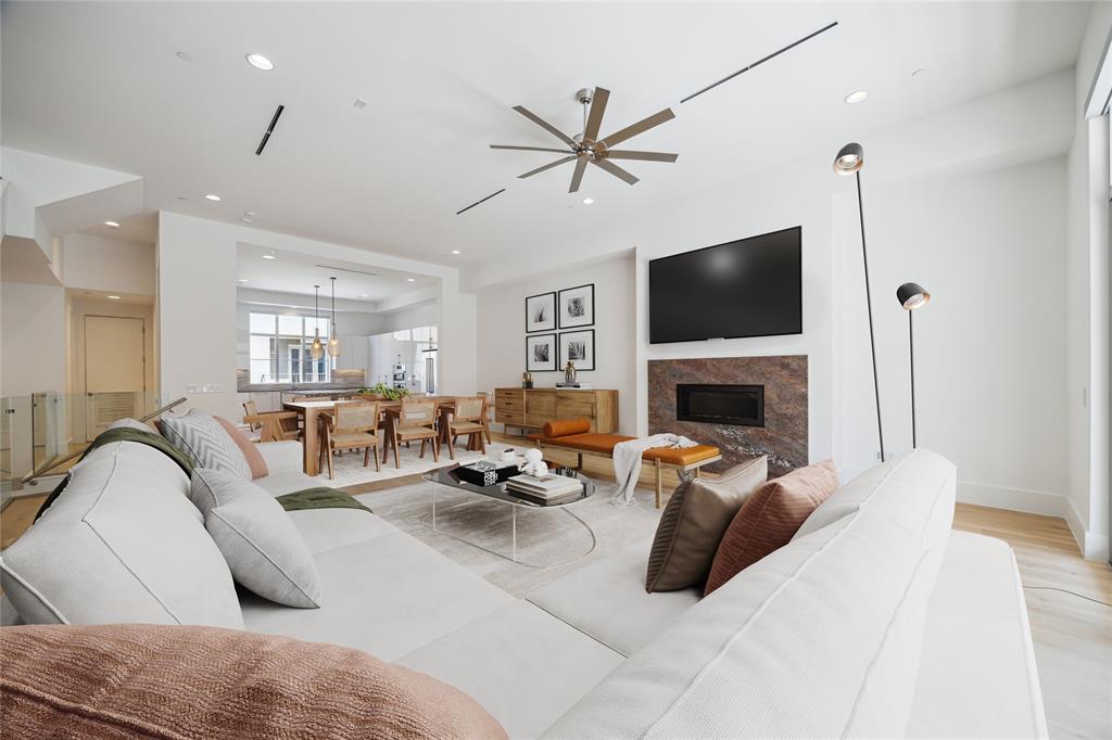 1434 Lake Pointe Parkway, Sugar Land, Texas image 3