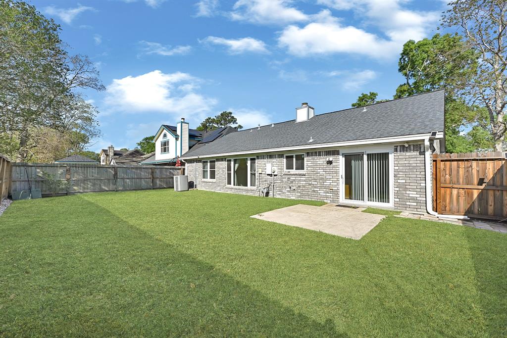 4731 Backenberry Drive, Friendswood, Texas image 15