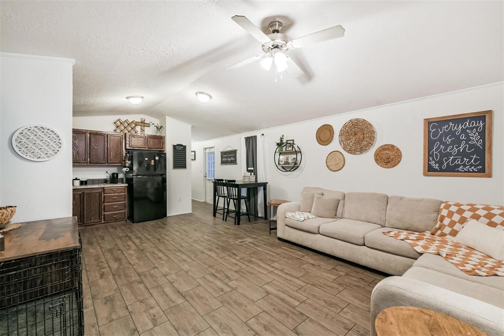 132 Egret Canal, Baytown, Texas image 4