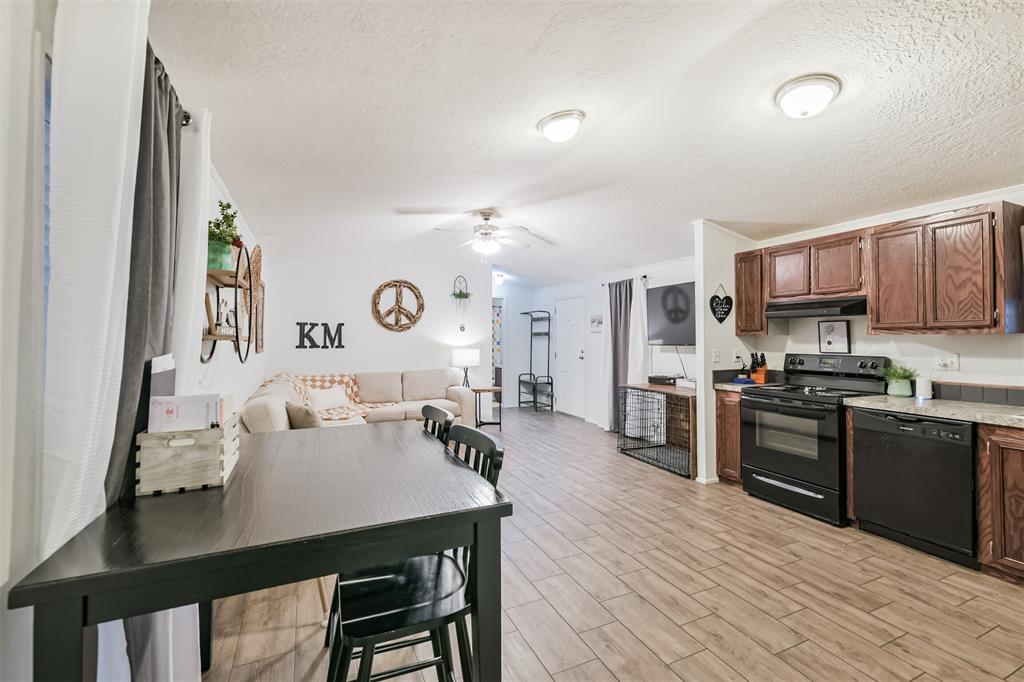 132 Egret Canal, Baytown, Texas image 9