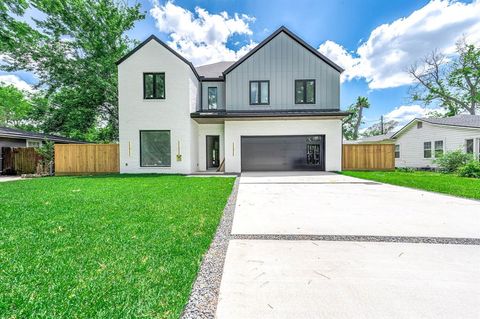 207 W 33rd Street Houston TX 77018