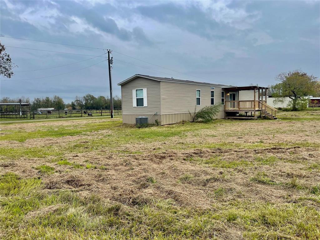 1734 County Road 2060, Hull, Texas image 2