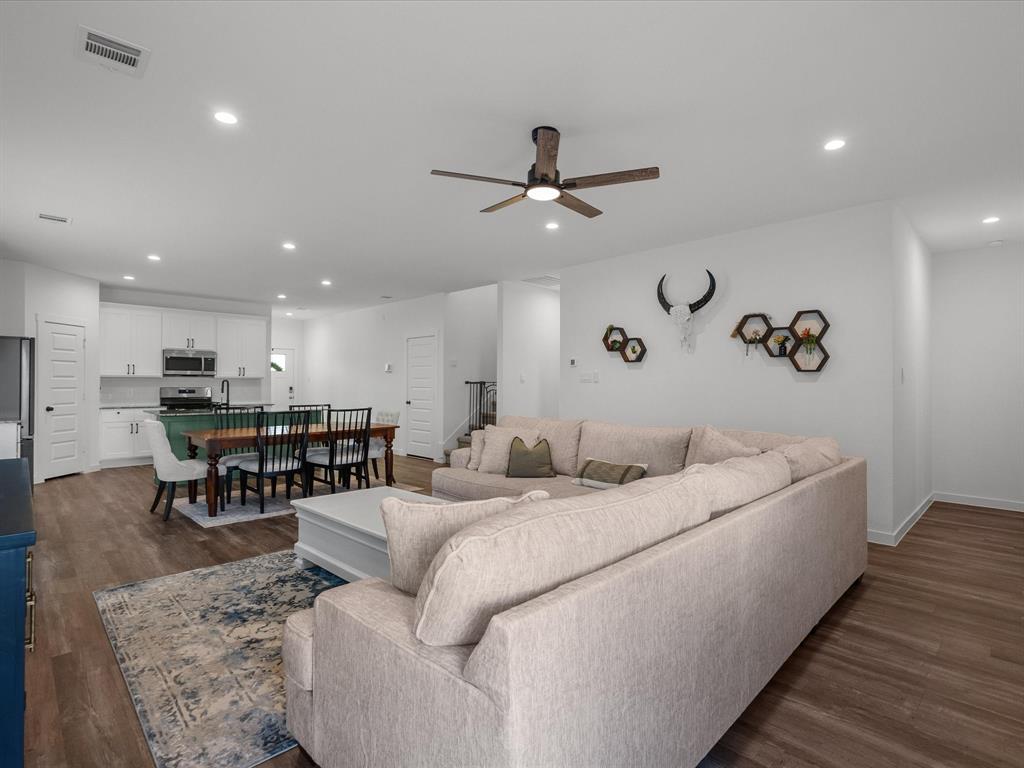 3012 Magnolia Pass Lane, League City, Texas image 13