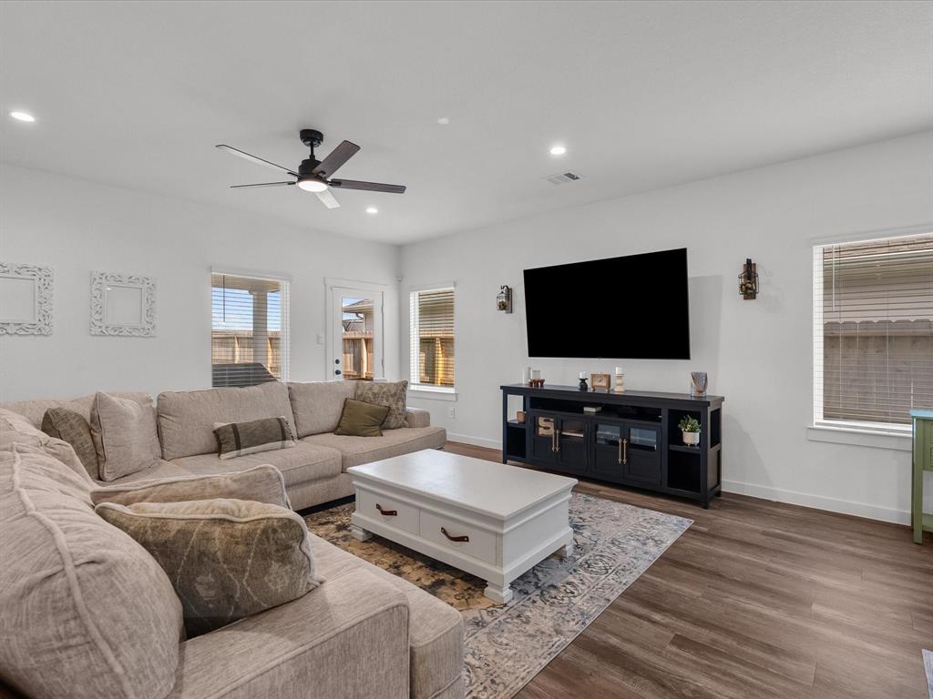 3012 Magnolia Pass Lane, League City, Texas image 10