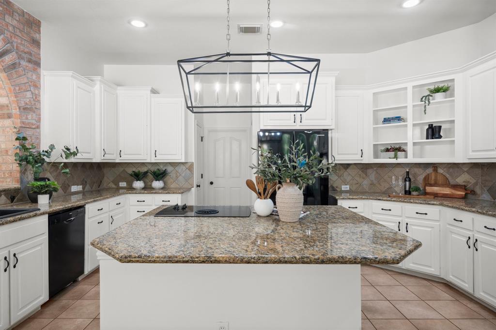 35 Dewdrift Place, The Woodlands, Texas image 11